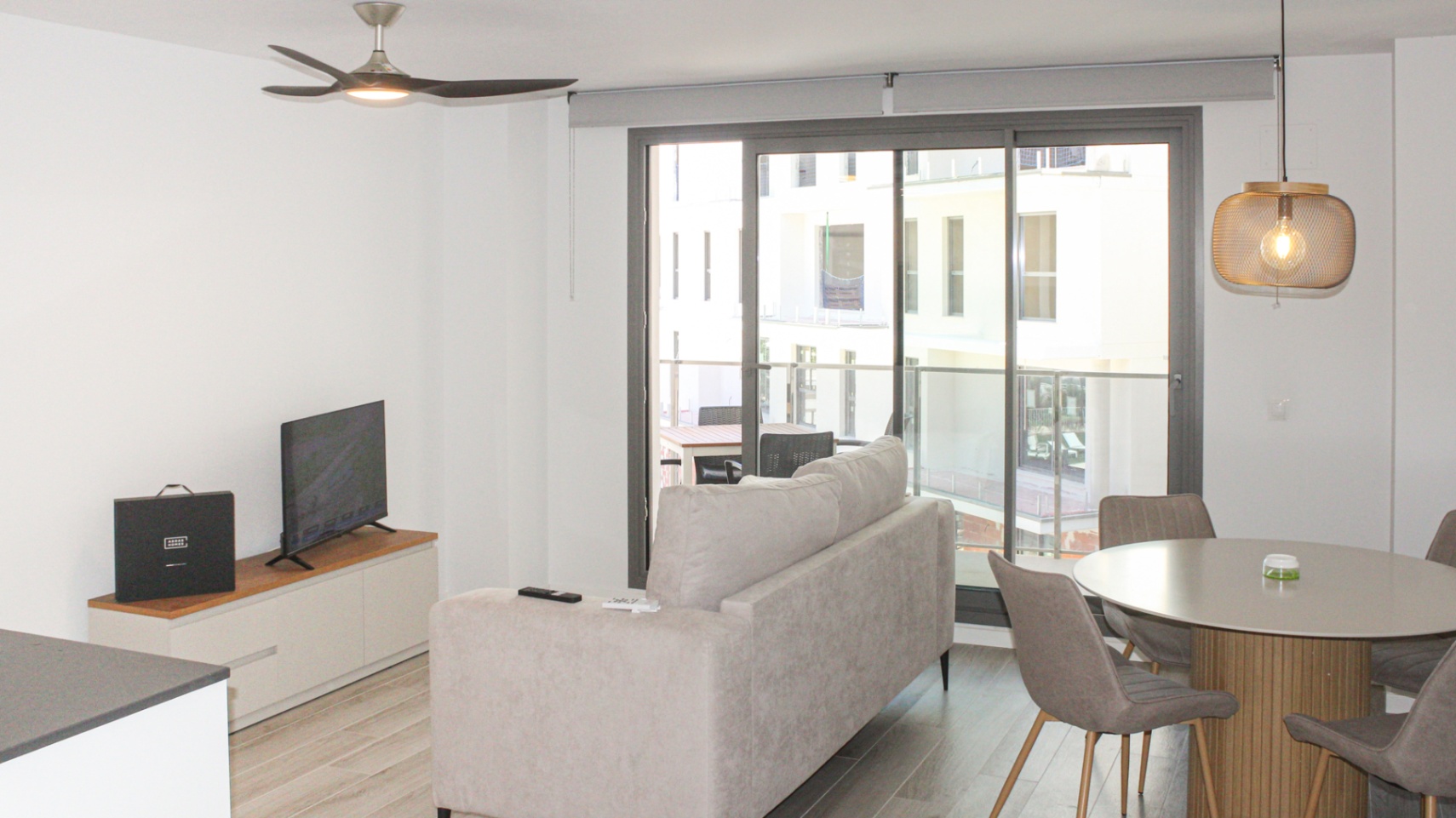 salon1-3320-C