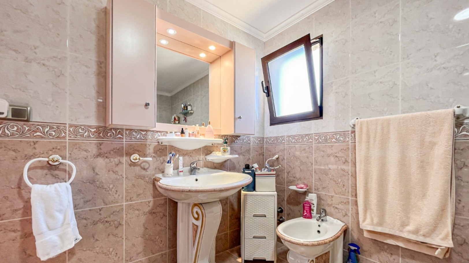 ImagendeWhatsApp2025-11-27alas12.41.56_061f7183-3368-C